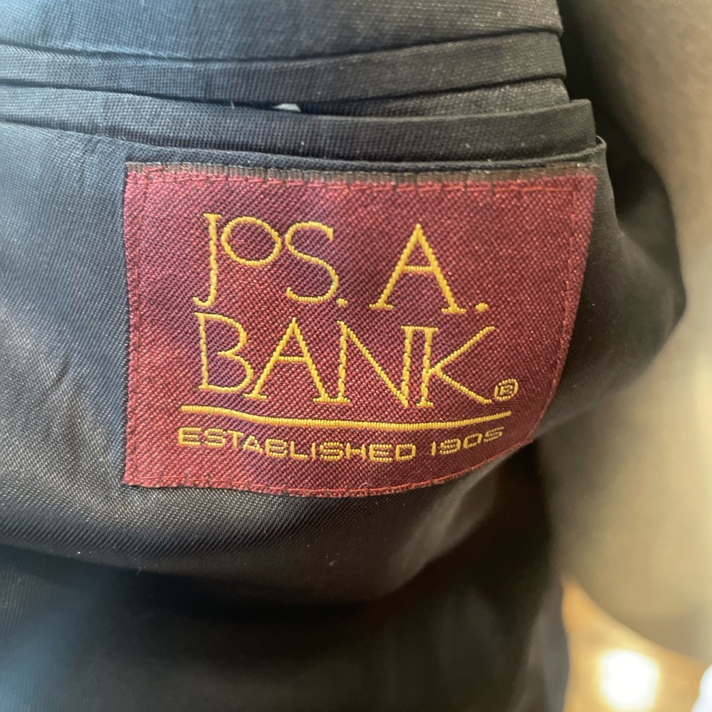 Jos A Bank  42Long 100% worsted dark navy, blazer  excellent condition